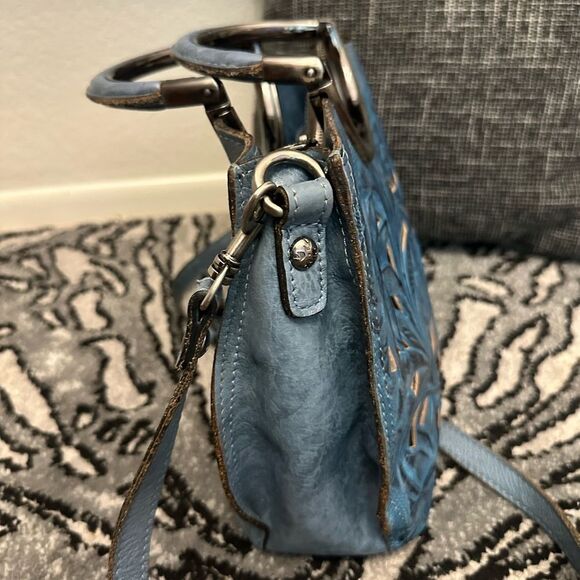 Patricia Nash Vintage Veg Tan Cut Out Tooling
Safflower BLUE - Picture 5 of 13